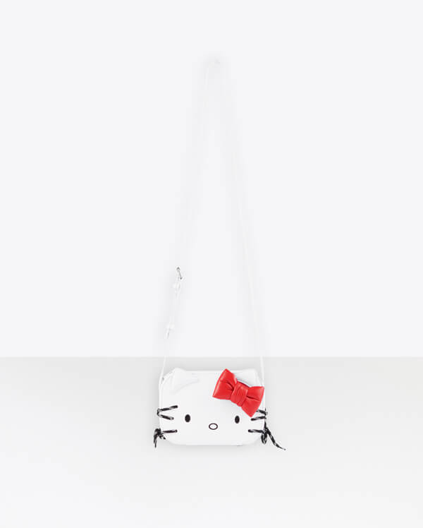 2020超限定バレンシアガコピー 【バレンシアガ&Hello Kittyコラボ】Camera Bag XS